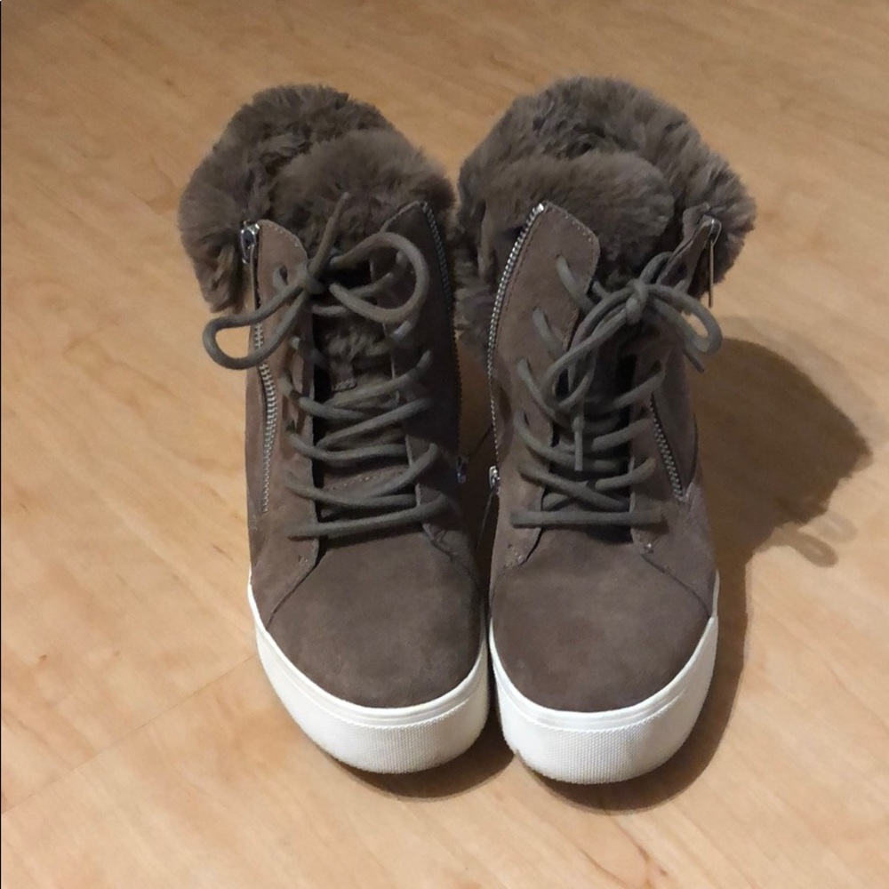J slides Booties
